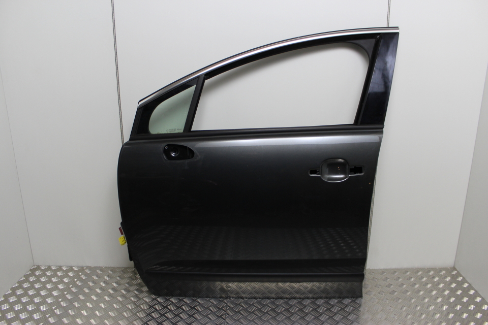 Peugeot 3008 2014 Diesel 1.6L 2008 2016 Manual 6 Speed 5 Door Car